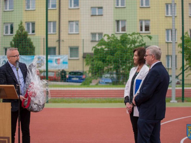 Fotorelacja z uroczystego otwarcia boisk sportowych przy LO im. ks. Piotra Skargi w Sędziszowie Małopolskim