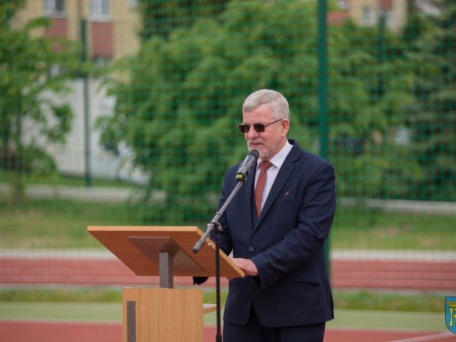 Fotorelacja z uroczystego otwarcia boisk sportowych przy LO im. ks. Piotra Skargi w Sędziszowie Małopolskim