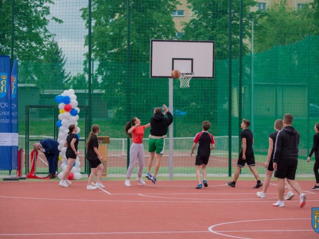 Fotorelacja z uroczystego otwarcia boisk sportowych przy LO im. ks. Piotra Skargi w Sędziszowie Małopolskim