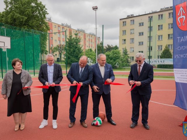 Fotorelacja z uroczystego otwarcia boisk sportowych przy LO im. ks. Piotra Skargi w Sędziszowie Małopolskim