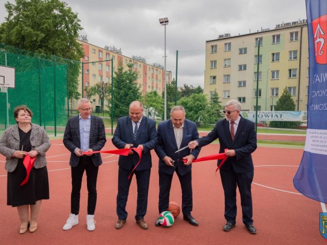 Fotorelacja z uroczystego otwarcia boisk sportowych przy LO im. ks. Piotra Skargi w Sędziszowie Małopolskim