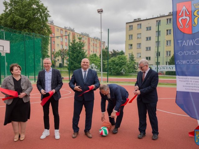 Fotorelacja z uroczystego otwarcia boisk sportowych przy LO im. ks. Piotra Skargi w Sędziszowie Małopolskim