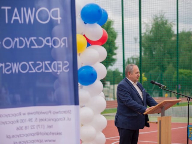 Fotorelacja z uroczystego otwarcia boisk sportowych przy LO im. ks. Piotra Skargi w Sędziszowie Małopolskim