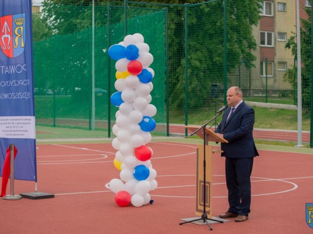 Fotorelacja z uroczystego otwarcia boisk sportowych przy LO im. ks. Piotra Skargi w Sędziszowie Małopolskim