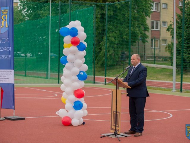 Fotorelacja z uroczystego otwarcia boisk sportowych przy LO im. ks. Piotra Skargi w Sędziszowie Małopolskim