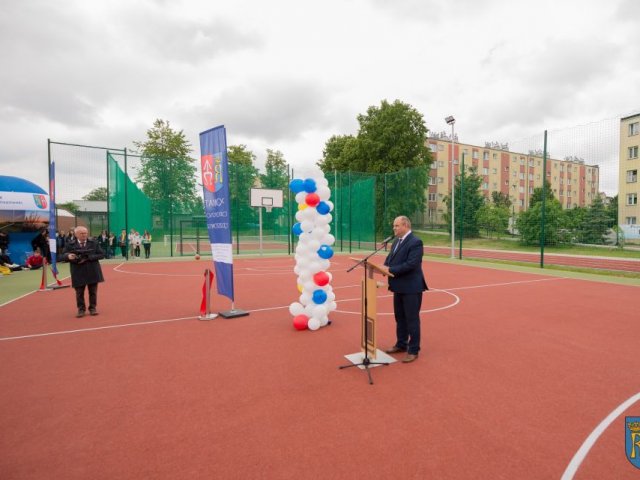 Fotorelacja z uroczystego otwarcia boisk sportowych przy LO im. ks. Piotra Skargi w Sędziszowie Małopolskim