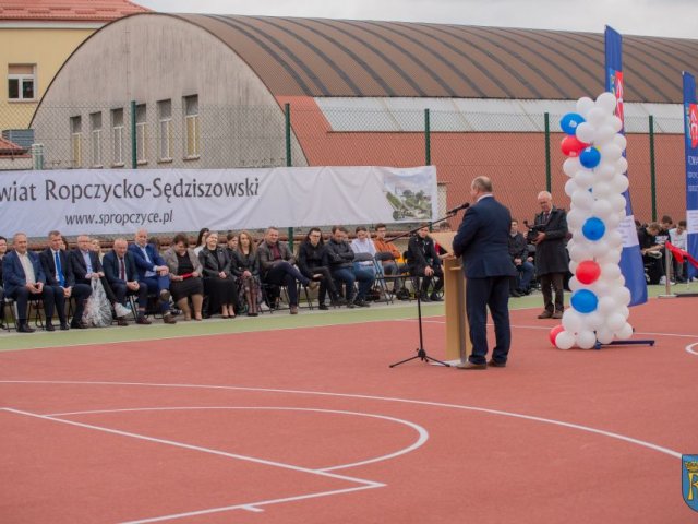 Fotorelacja z uroczystego otwarcia boisk sportowych przy LO im. ks. Piotra Skargi w Sędziszowie Małopolskim