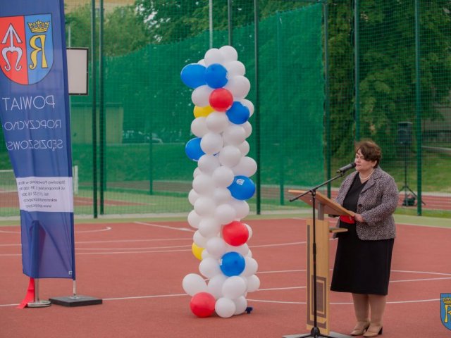 Fotorelacja z uroczystego otwarcia boisk sportowych przy LO im. ks. Piotra Skargi w Sędziszowie Małopolskim