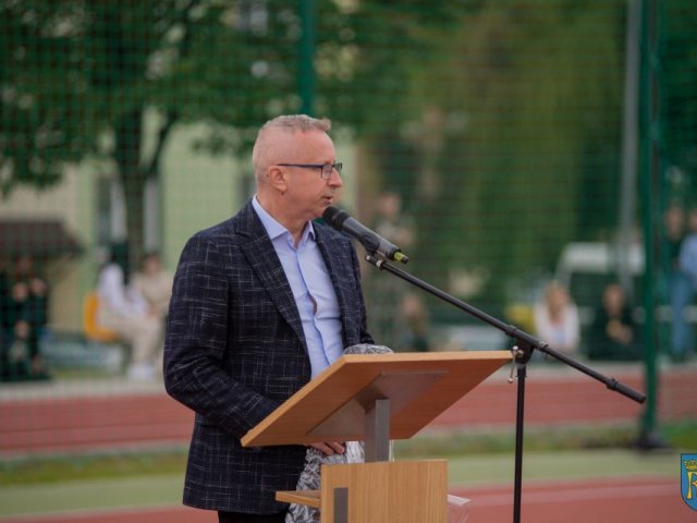 Fotorelacja z uroczystego otwarcia boisk sportowych przy LO im. ks. Piotra Skargi w Sędziszowie Małopolskim